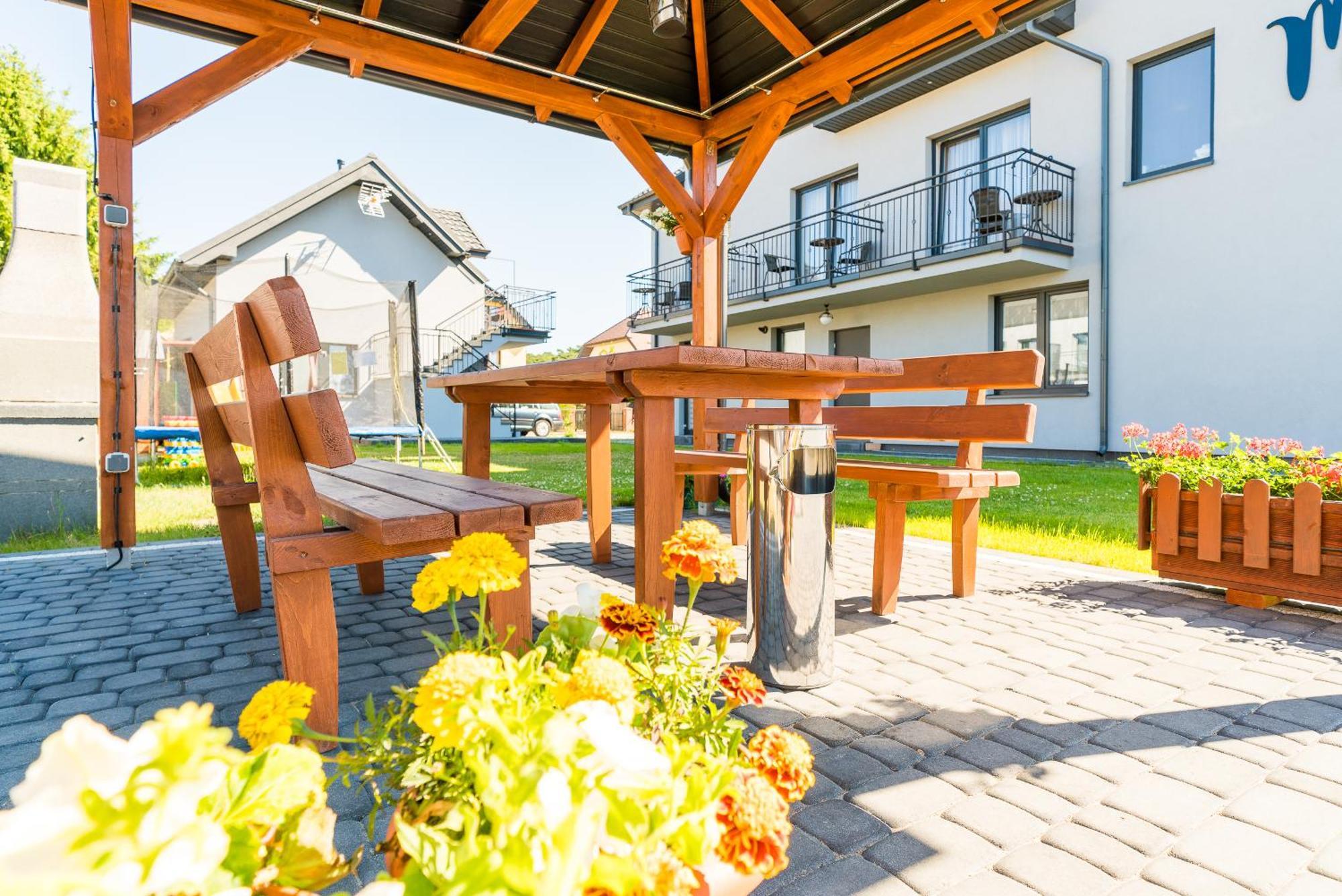 Magnolia Pokoje I Apartamenty Debki Ngoại thất bức ảnh